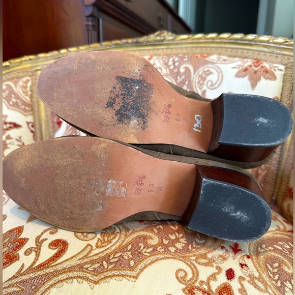 Coach- olive green/brown sueded booties with brown leather strapping - Picture 6 of 11